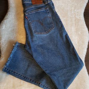 Levi's Wedgie Straight Leg Jeans in Medium Blue Denim Size 26